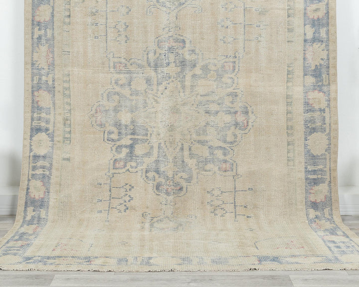 Beige Oushak Rug 5' 7" x 8' 11" | No. VR40172