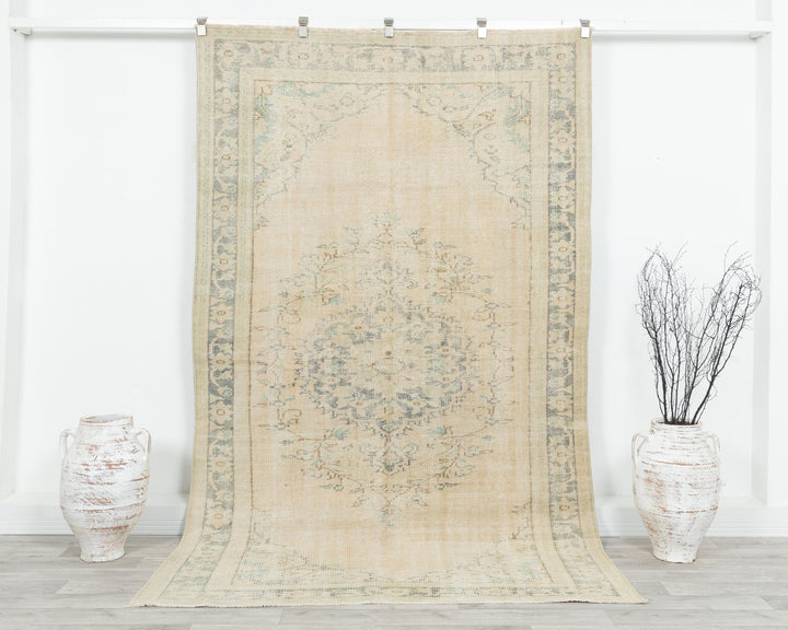 Beige Oushak Rug 5' 2" x 8' 7" | No. VR40112