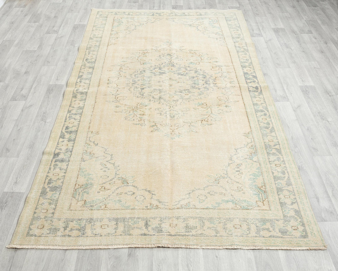 Beige Oushak Rug 5' 2" x 8' 7" | No. VR40112
