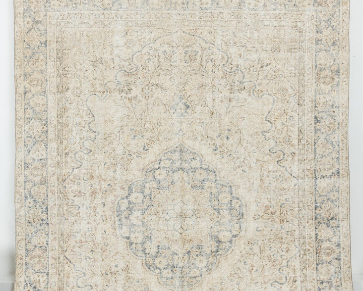 Neutral Oushak Rug 6' 9" x 9' 11" | No. VR67169