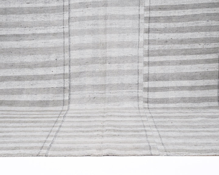 Kilim Rug 6' 5" x 9' 10" | No. VR70890
