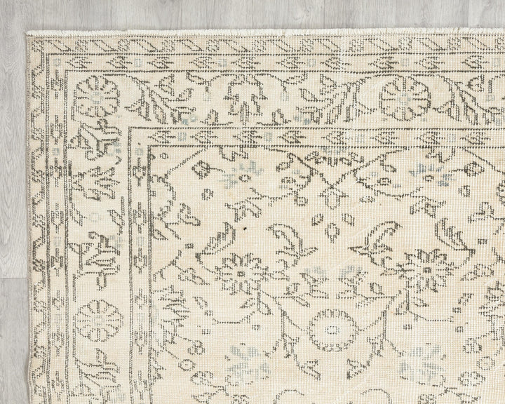 Beige Oushak Rug 5' 8" x 9' | No. VR36818