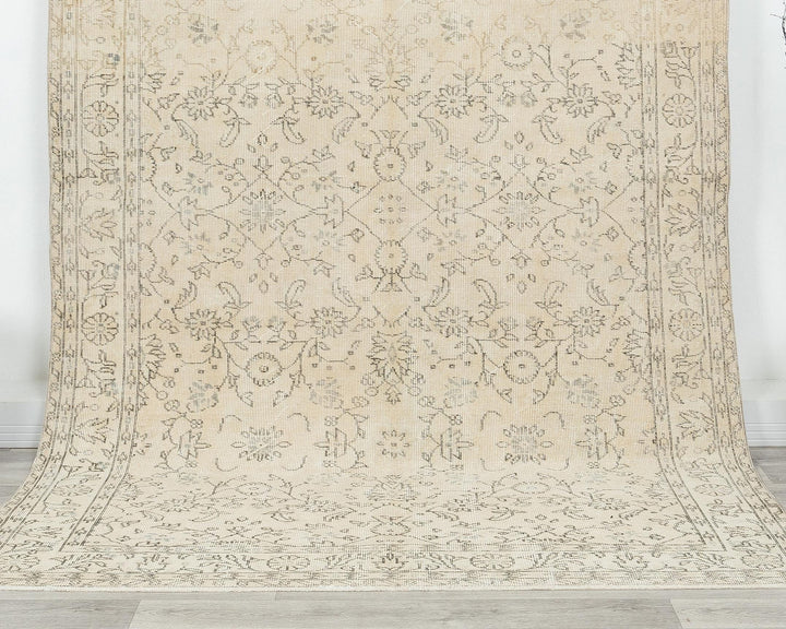 Beige Oushak Rug 5' 8" x 9' | No. VR36818