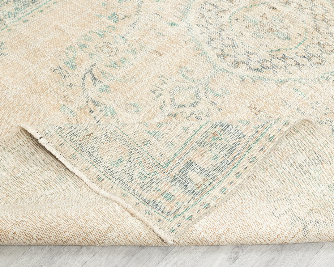 Beige Oushak Rug 5' 6" x 9' | No. VR77165