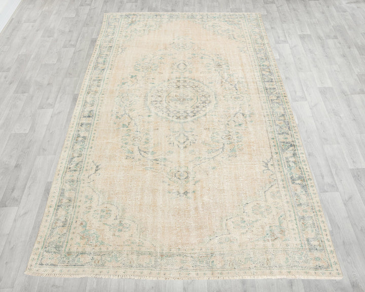 Beige Oushak Rug 5' 6" x 9' | No. VR77165
