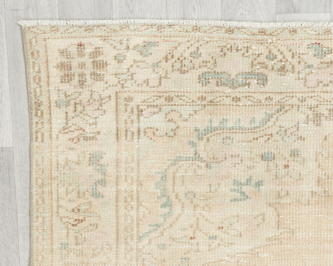 Beige Oushak Rug 5' 5" x 8' 6" | No. VR30236