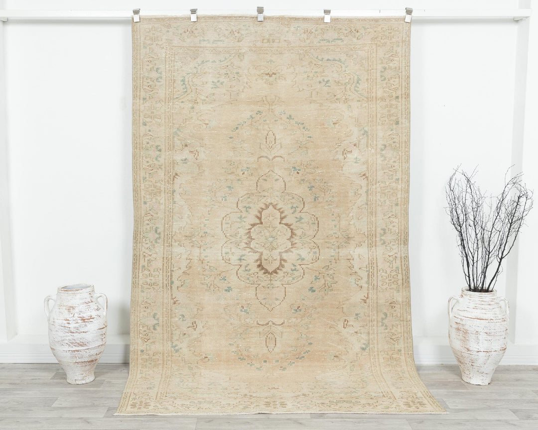 Beige Oushak Rug 5' 5" x 8' 6" | No. VR30236