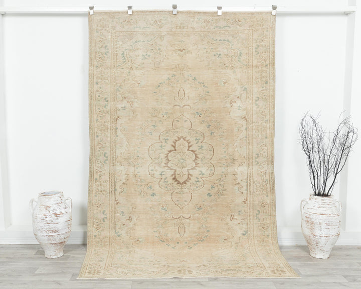 Beige Oushak Rug 5' 5" x 8' 6" | No. VR30236