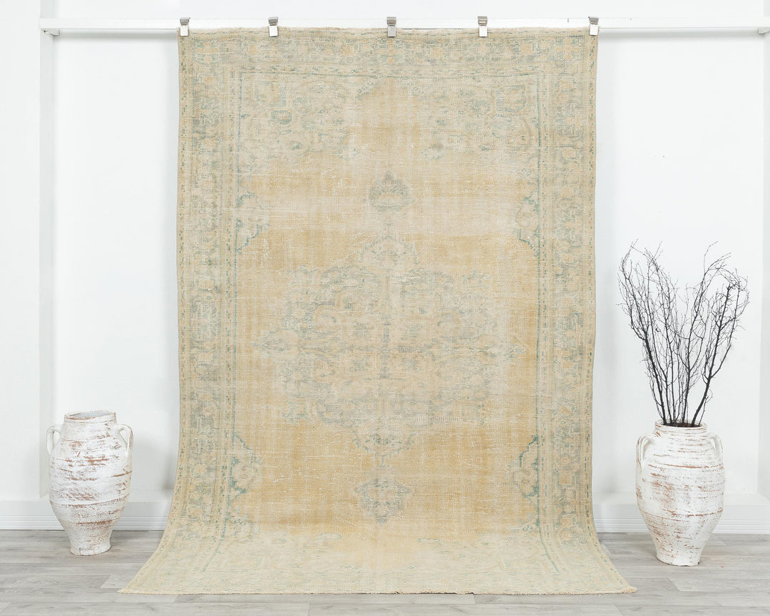 Neutral Oushak Rug 5' 8" x 8' 7" | No. VR97604