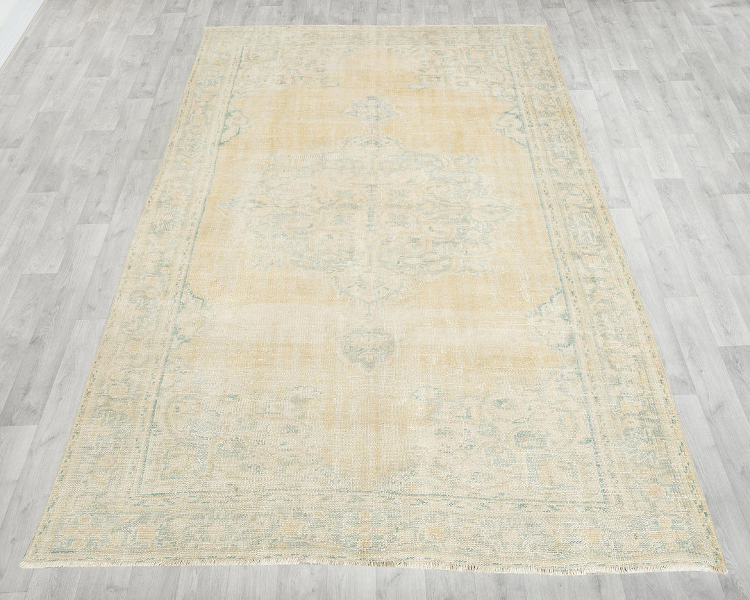 Neutral Oushak Rug 5' 8" x 8' 7" | No. VR97604