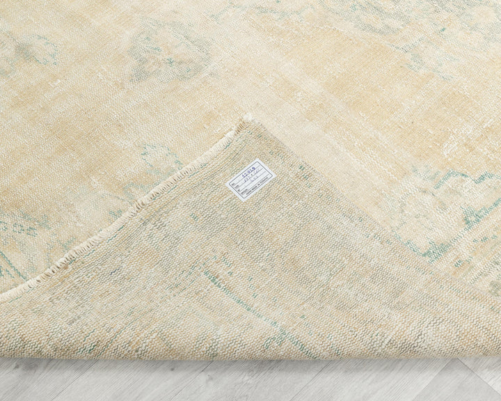 Neutral Oushak Rug 5' 8" x 8' 7" | No. VR97604
