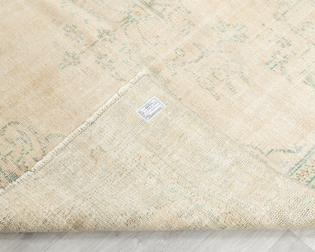 Beige Oushak Rug 5' 11" x 8' 10" | No. VR40196