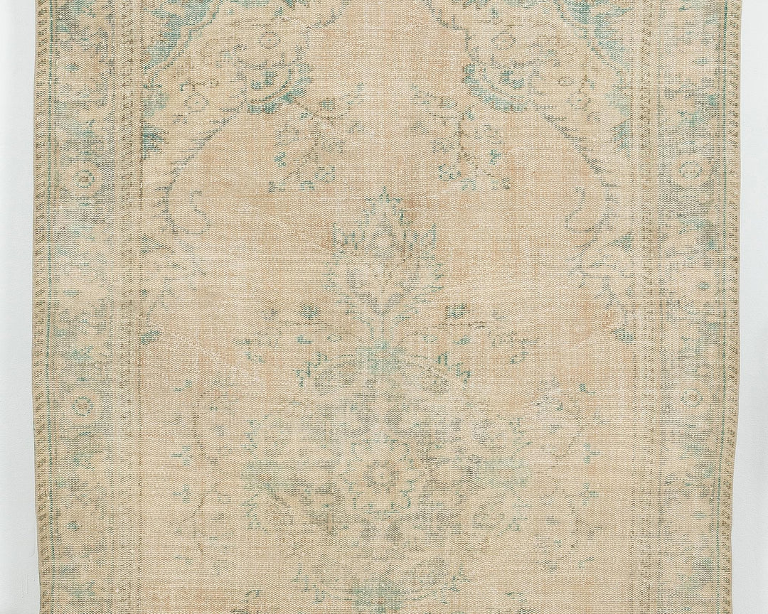 Neutral Oushak Rug 5' 5" x 9' | No. VR40613