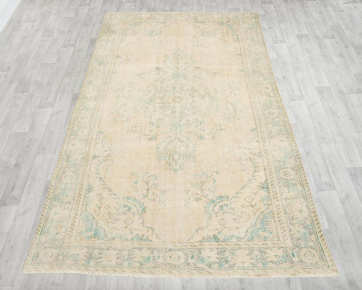 Neutral Oushak Rug 5' 5" x 9' | No. VR40613