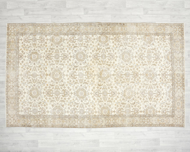 Neutral Oushak Rug 5' 10" x 9' 10" | No. VR19995