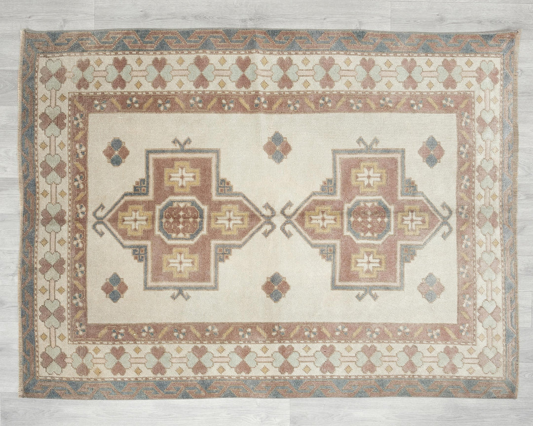 Faded Oushak Rug 4' 1" x 5' 7" | No. VR22665