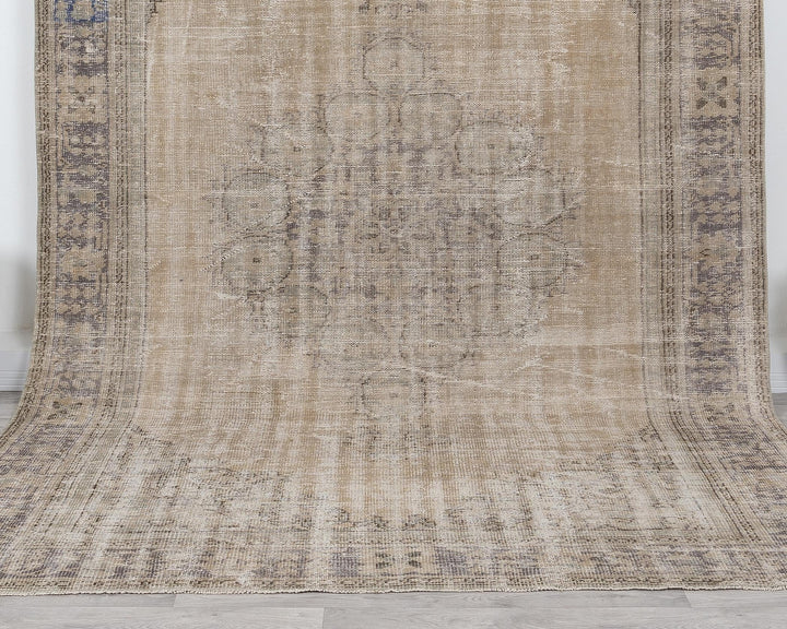 Faded Oushak Rug 6' 8" x 10' 2" | No. VR80105