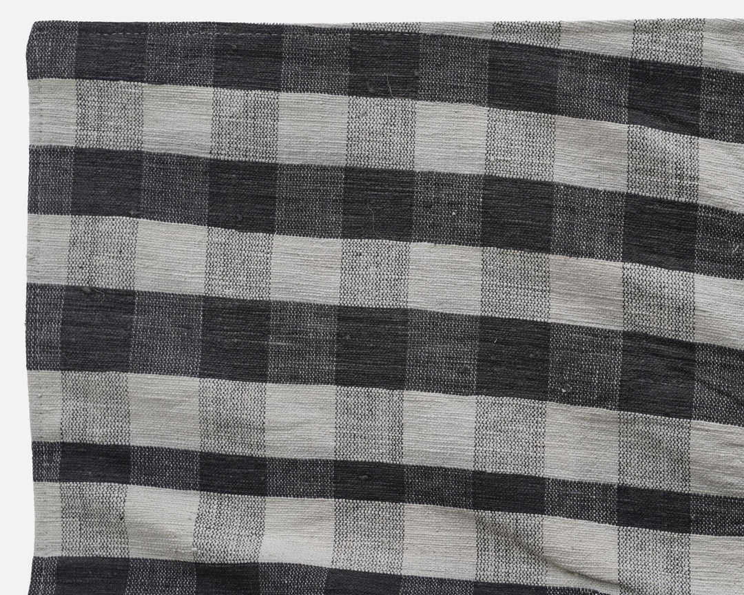Black Kilim Rug 5' x 7' 7" | No. VR10309