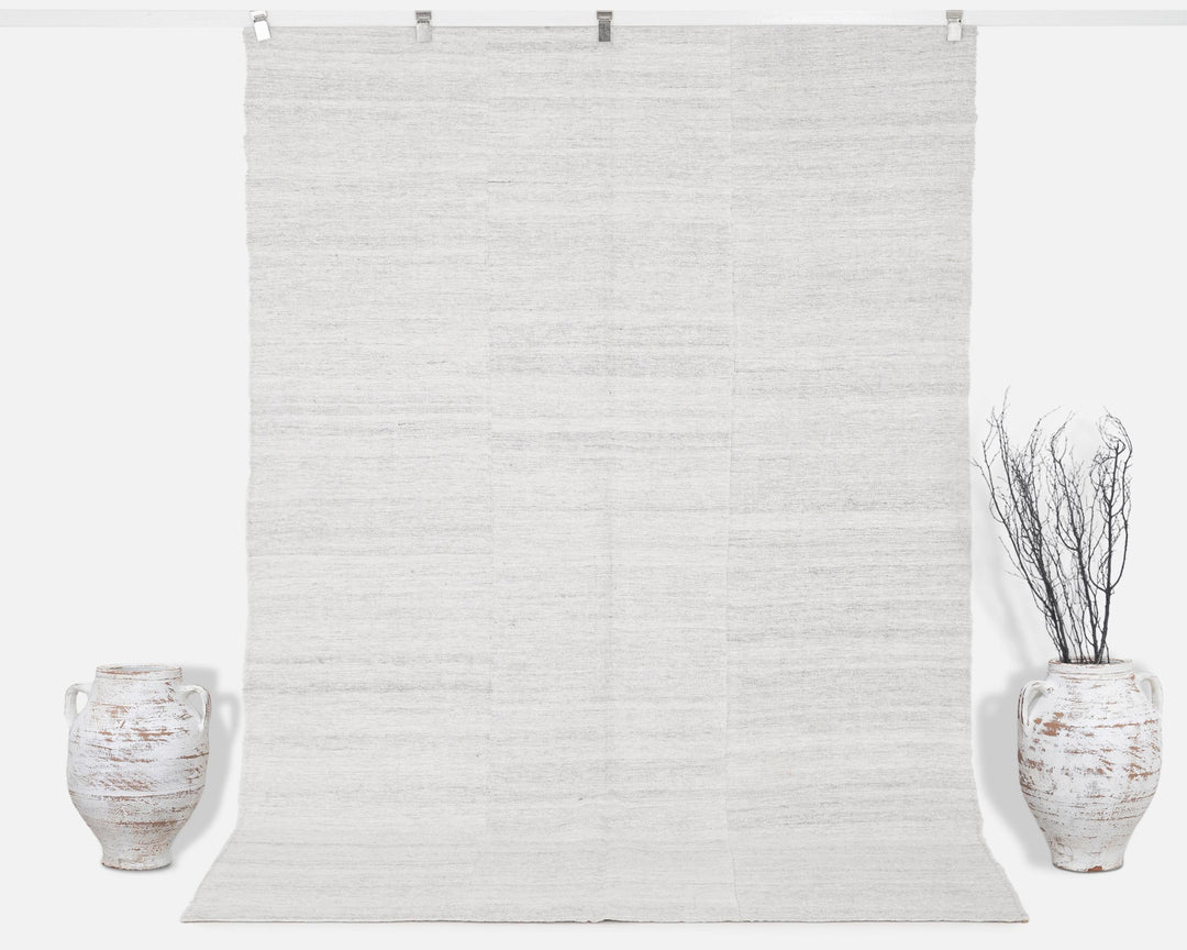 White Kilim Rug 6' 1" x 8' 5" | No. VR72803