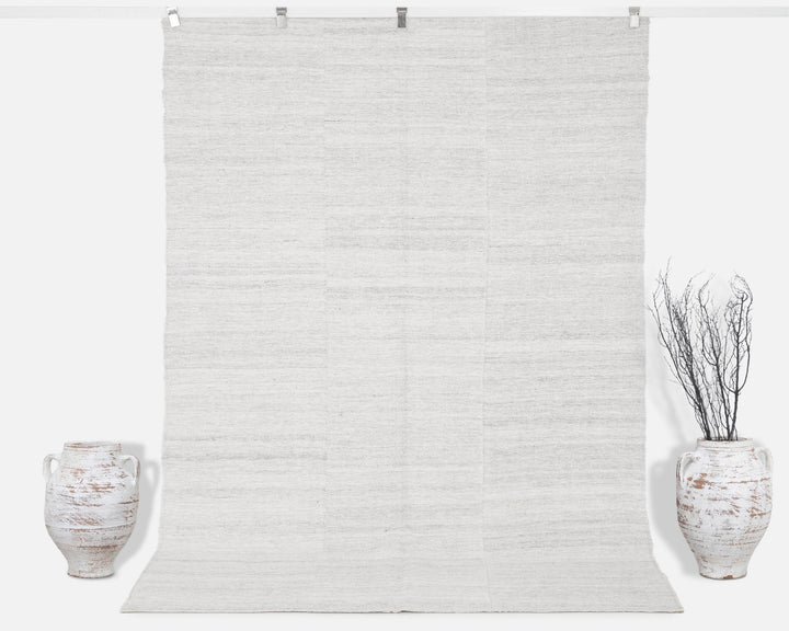 White Kilim Rug 6' 1" x 8' 5" | No. VR72803