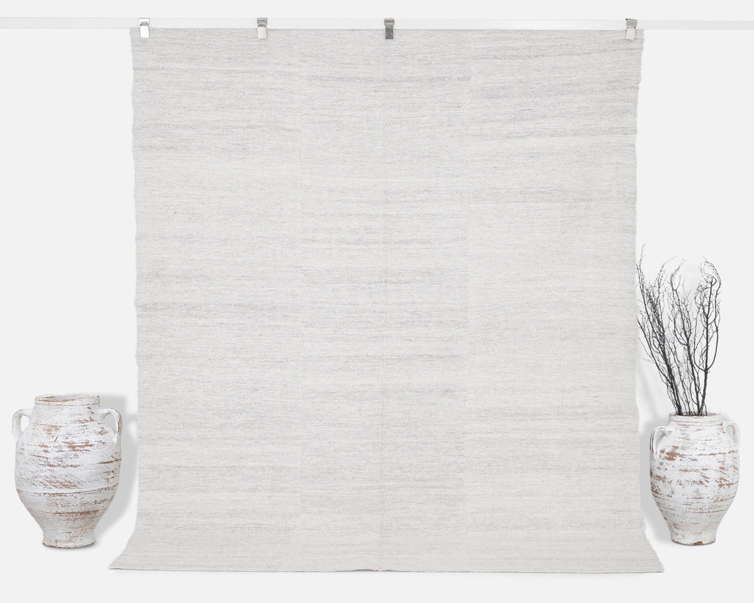 White Kilim Rug 6' 5" x 7' 10" | No. VR88334