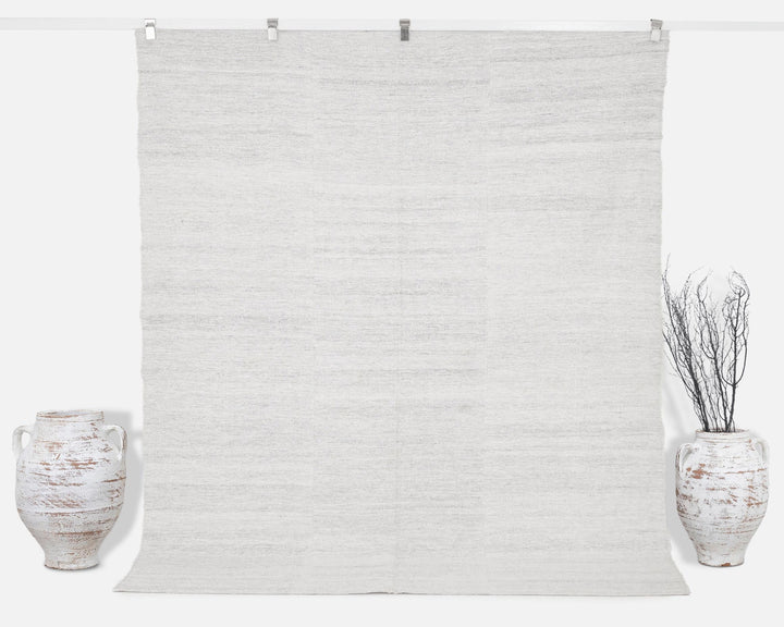 White Kilim Rug 6' 5" x 7' 10" | No. VR88334