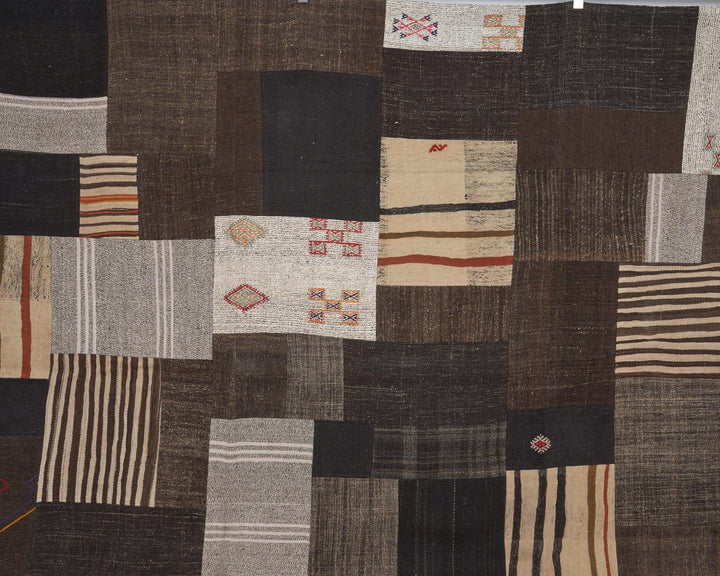Brown Kilim Rug 9' 6" x 13' 1" | No. VR32311