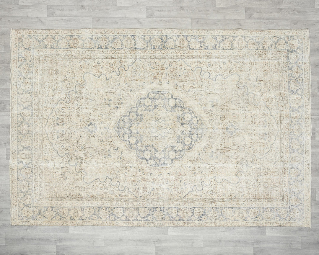 Neutral Oushak Rug 6' 9" x 9' 11" | No. VR67169