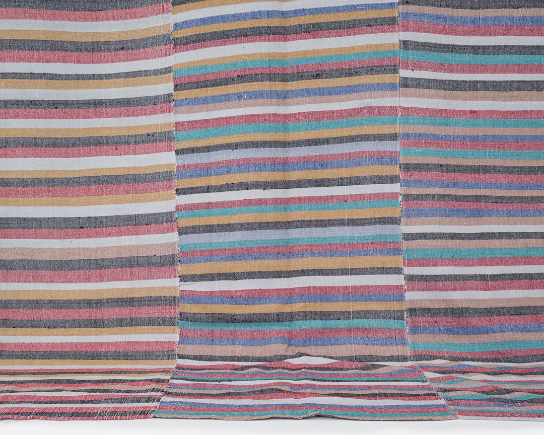 Kilim Rug 6' 7" x 8' 2" | No. VR72440