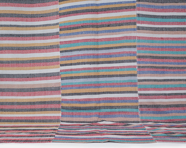 Kilim Rug 6' 7" x 8' 2" | No. VR72440