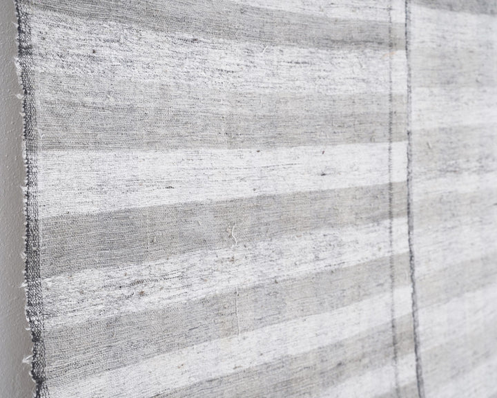 Kilim Rug 6' 5" x 9' 10" | No. VR70890