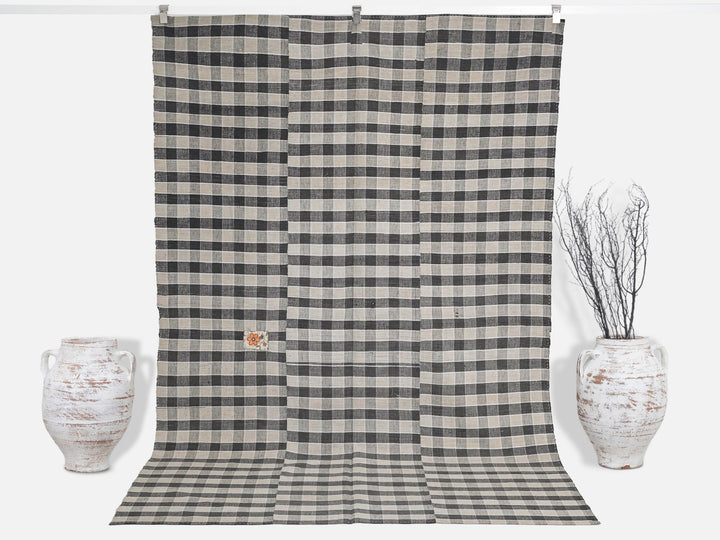 Kilim Rug 5' 11" x 8' 10" | No. VR95527