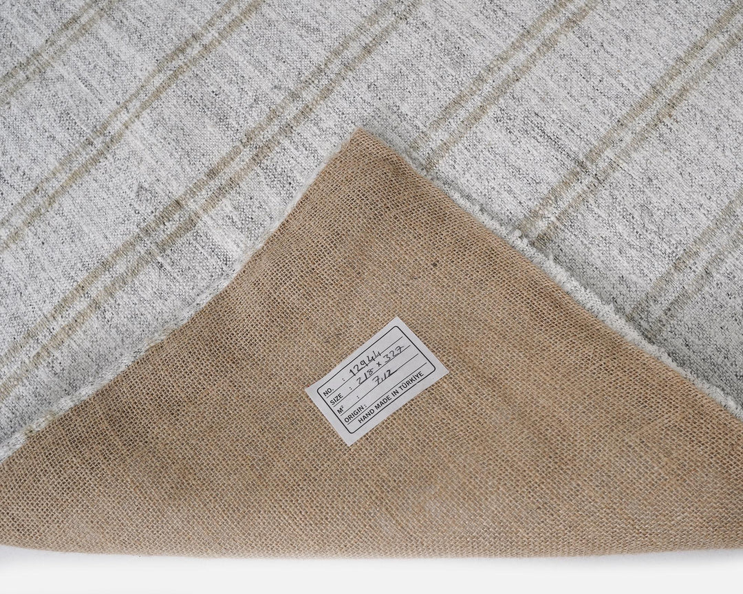 Gray Kilim Rug 7' 2" x 10' 8" | No. VR26587