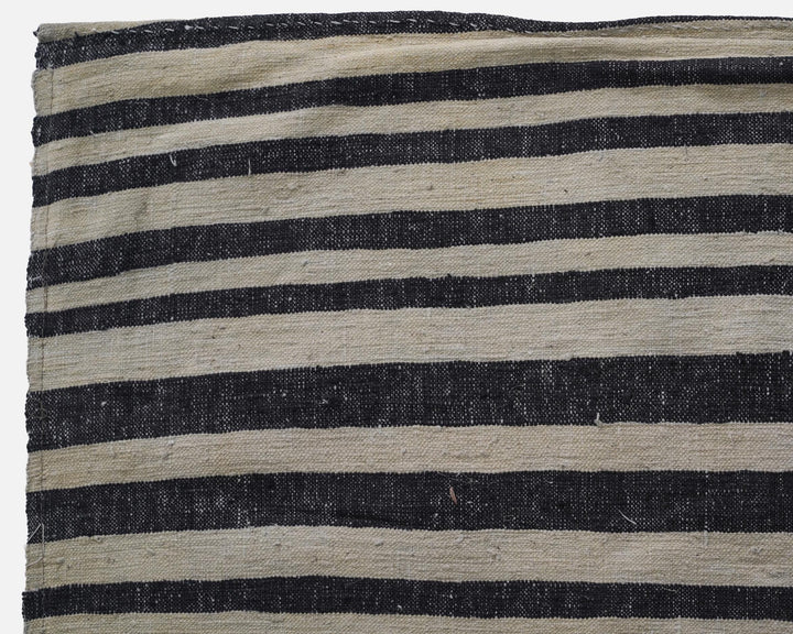 Kilim Rug 5' 5" x 8' 11" | No. VR58196