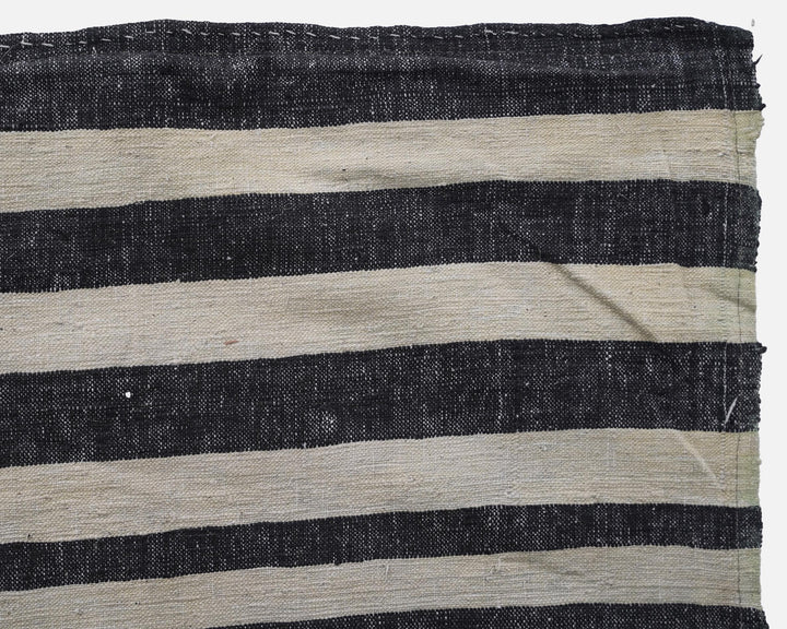 Kilim Rug 5' 5" x 8' 11" | No. VR58196