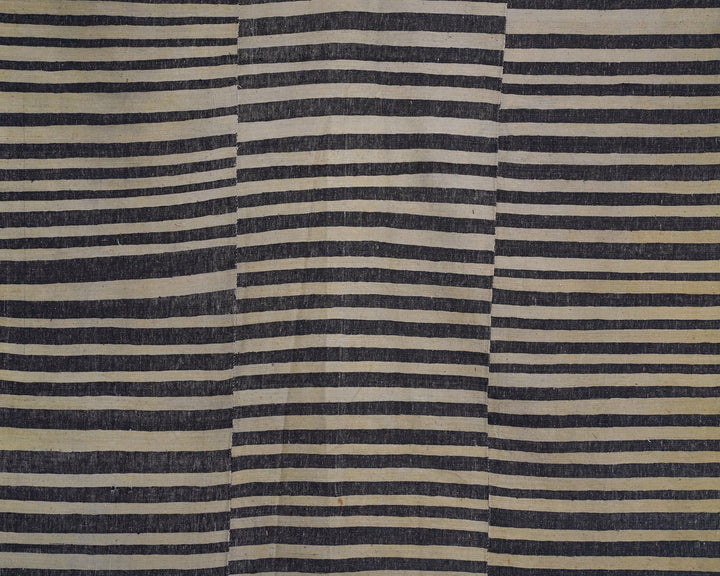 Kilim Rug 5' 5" x 8' 11" | No. VR58196