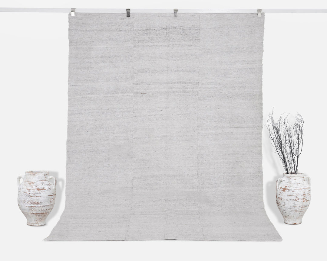 White Kilim Rug 6' 4" x 8' 11" | No. VR60523