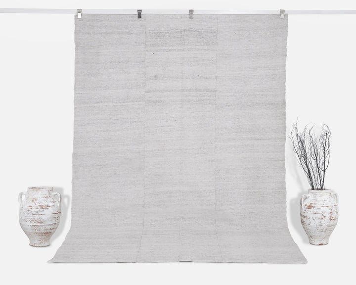 White Kilim Rug 6' 4" x 8' 11" | No. VR60523