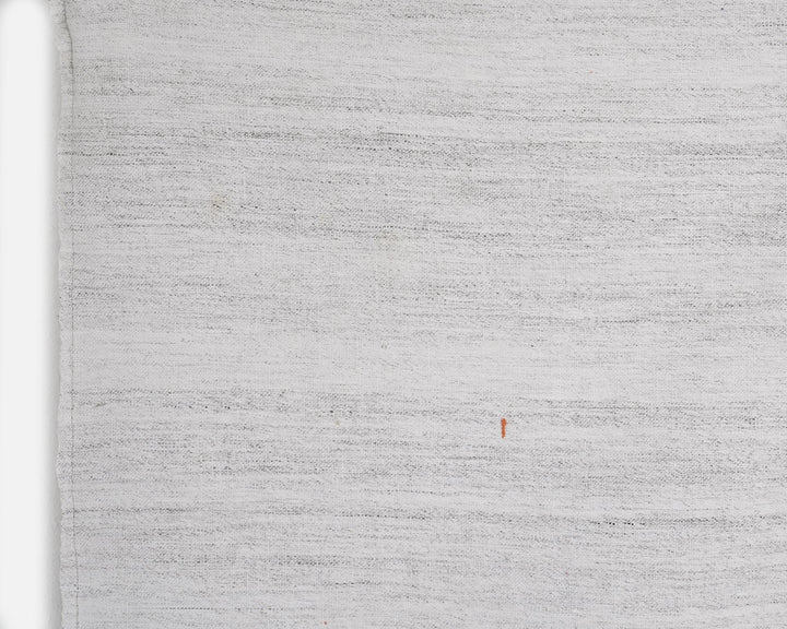 White Kilim Rug 5' 8" x 9' 3" | No. VR91351