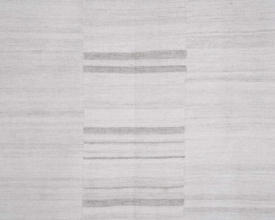 White Kilim Rug 5' 8" x 9' 3" | No. VR91351
