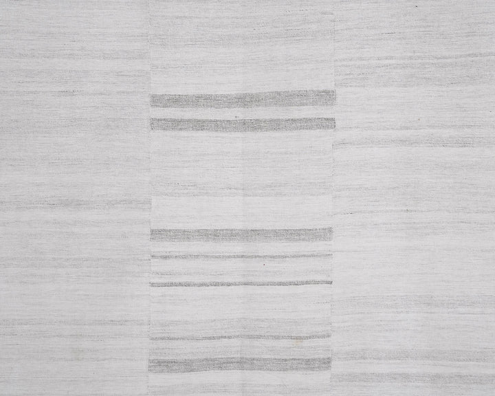 White Kilim Rug 5' 8" x 9' 3" | No. VR91351