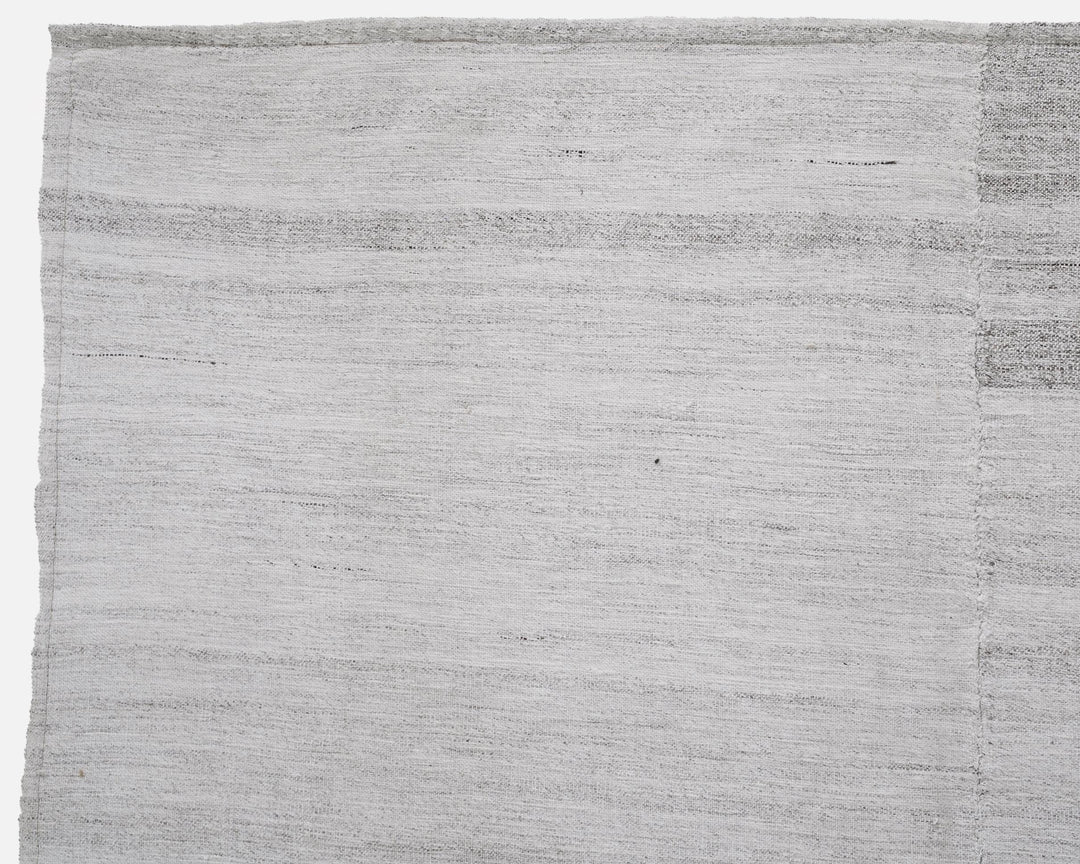White Kilim Rug 5' 8" x 9' 3" | No. VR91351