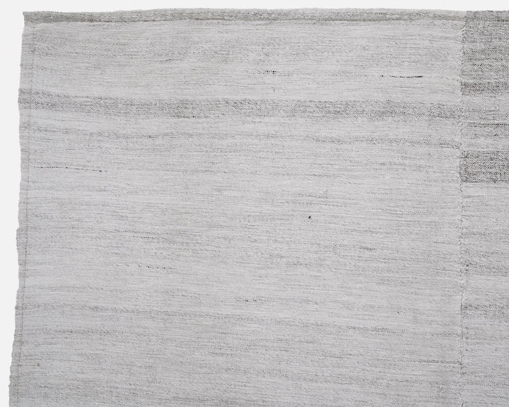 White Kilim Rug 5' 8" x 9' 3" | No. VR91351
