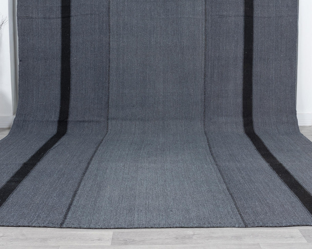 Black Kilim Rug 9' 10" x 12' 6" | No. VR59110