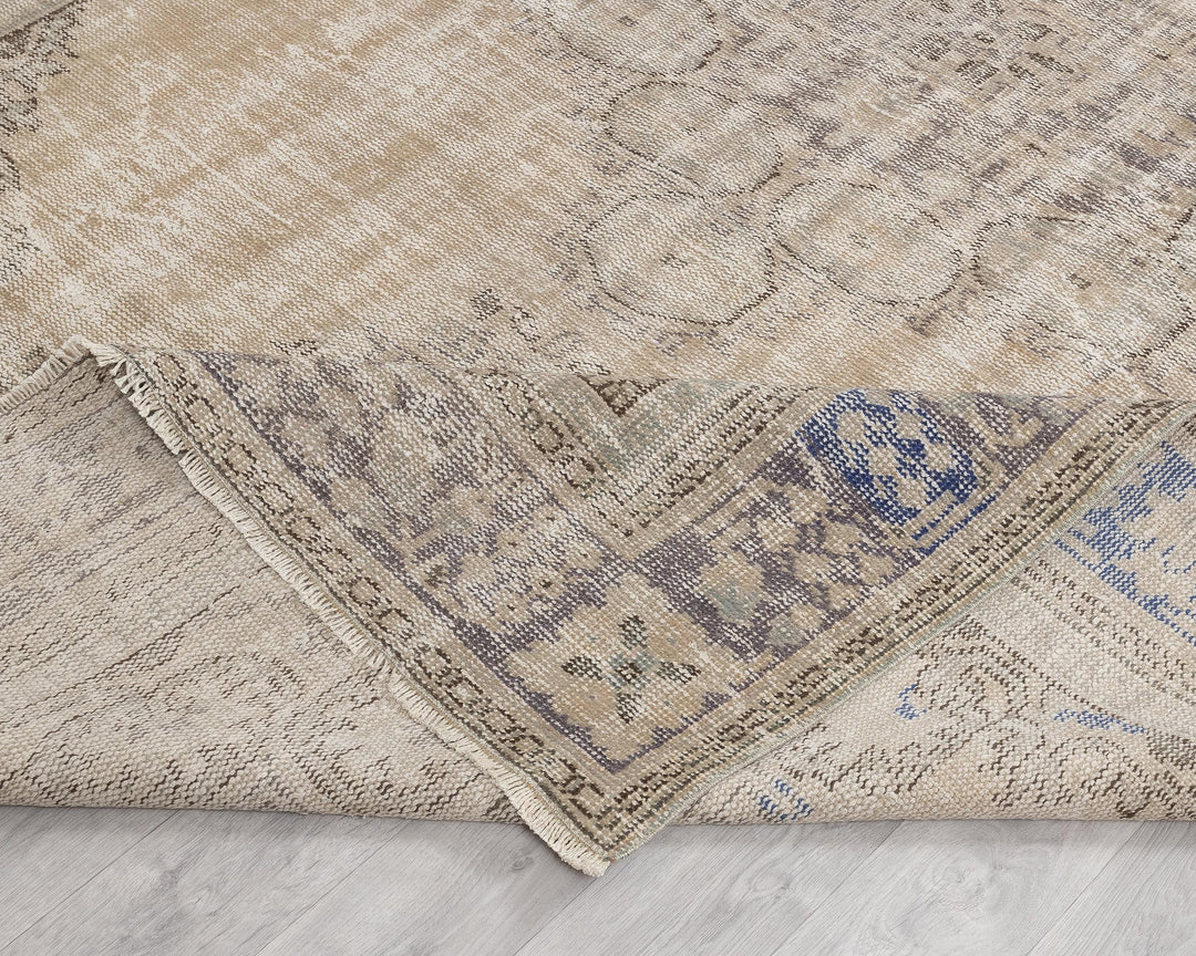 Faded Oushak Rug 6' 8" x 10' 2" | No. VR80105