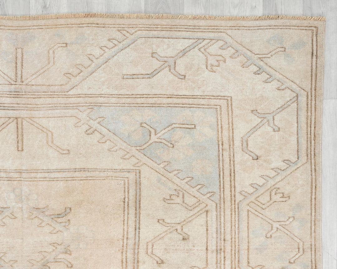 Beige Oushak Rug 6' 5" x 9' 8" | No. VR86172