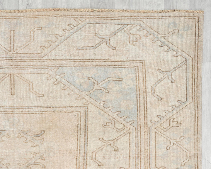 Beige Oushak Rug 6' 5" x 9' 8" | No. VR86172