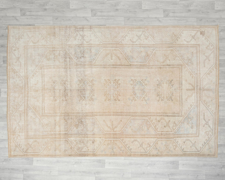 Beige Oushak Rug 6' 5" x 9' 8" | No. VR86172