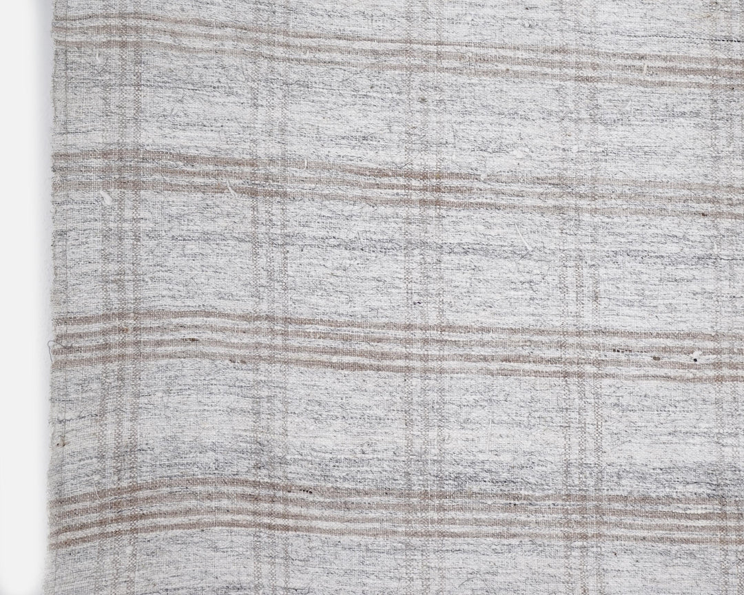 White Kilim Rug 6' x 9' | No. VR82679