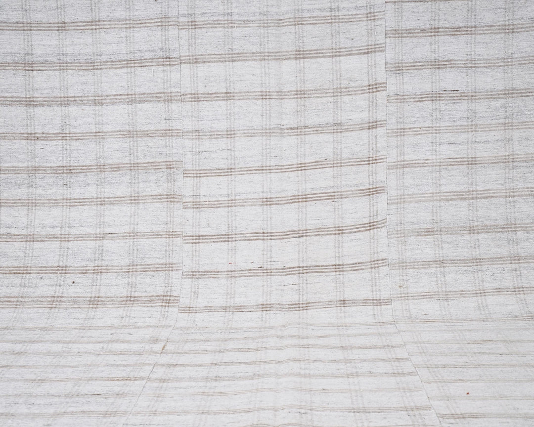 White Kilim Rug 6' x 9' | No. VR82679